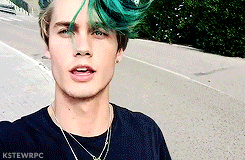 fakehelper: Neels Visser looking like a mermaid   Please do not repost/remove credit, use in other edits [including icon gifs] or in gif hunts. Please do not remove this text either. Thank you.   