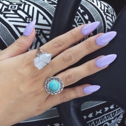 THOSE RINGS AND THAT NAIL COLOR <3