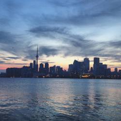 perrfectly:  im obsessed with the Toronto skyline  