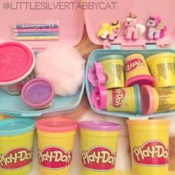 littlesilvertabbycat:  💘 Got 6 mini tubs of sparkly play-doh today 💘 