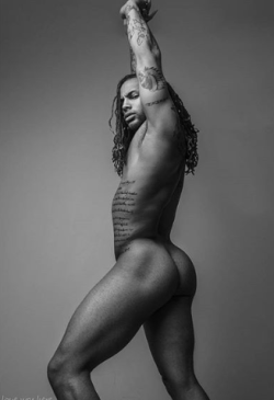 goodbussy:  Congrats Flashman Wade on 100,000 Followers on IG with your thick ass. Now come sit on my face! 