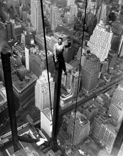 Constructing the Empire State Building, 1930s.