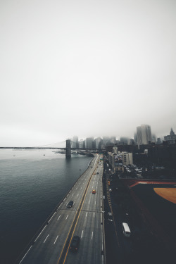 captvinvanity:  City fog | Photographer |