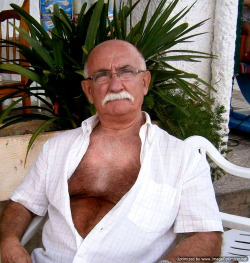 Older Dad - Hombres Maduros