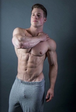 mens-sexy-hot:  even more very sexy guy on