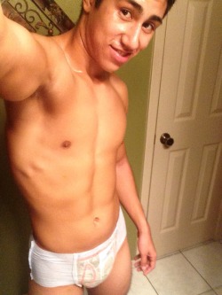 lildiaperederik:  After a long workout.  VERY sexy diapered guy