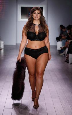 planetofthickbeautifulwomen2:  Ashley Graham steals the show at New York Fashion Week 2015She’s the Plus Size Model of the Year so far being the first Plus Size Model to land on the cover of Sports Illustrated.