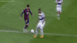 bosayasayangenc:  Messi vs Boateng!