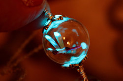 sosuperawesome:  Glow in the dark jewelry by Papillon9 on Etsy 