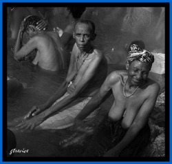   Kitagata Hot Springs, via Uganda-Ruanda 1555 Miles   