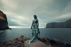 havfiske:    Kópakonan Seal Woman or Selkie statue   Mikladalur, Faroe Islands  