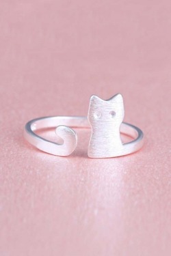 bluetyphooninternet: I like cats!  ( Under discount )  Ring   (19% Off)        ||      Ring   (22% Off)    Watch  (22% Off)       ||      Necklace   (18% Off)    Bag  (36% Off)          ||      Bag   (29% Off)    Tee  (22%