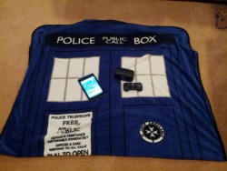 nerdygirllove:   Wife got me a TARDIS blanket and an Nvidia Tegra Note 7. Her boyfriend got me the bluetooth controller for all my vintage gaming ROM needs!   is anyone else really curious about how that family works