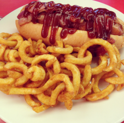 sexiestfoods:  mysexiestfoods:  Hot dog with bacon &amp; bbq sauce with curly fries  Stopped for lunch on the road yesterday at the ok diner at it was awesome 