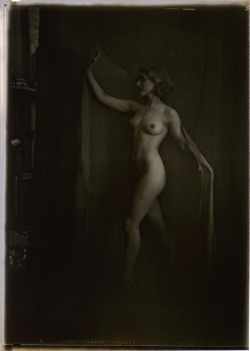 earliertime:  Arnold Genthe – Nude 1929 Arnold Genthe – nude 1929 Silver Nitrate Camera 