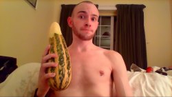 redjonnyred:  This is what poor people do, they carve their dildos from vegetables. 