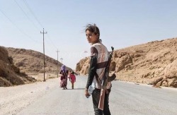 waterboarding:  awhiffofcavendish:  shdwpppt:  iamhoneybadger:  turbit-biladi: A 14-year old Yazidi girl carrying an assault rifle to protect her family from IS, formerly ISIS.  A fucking 14 year old stayed to fight while all the males ran off to fuck