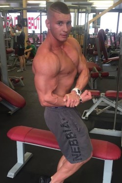 slovak-boys:  Shirtless Slovak boy Richard posing in gym 