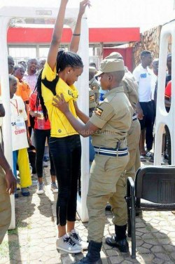 theverykenyans:  Ugandan cops REALLY?