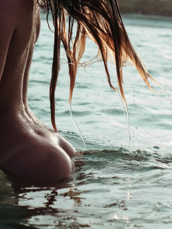Underwater Nudes