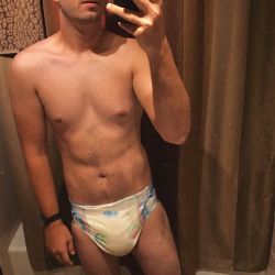 caliboy557:  #abdl #diapers #diaperlover #gaydiaperlover #abdlboy  #gayabdl  #caliboy557 #me   This dude is fucking HOT!
