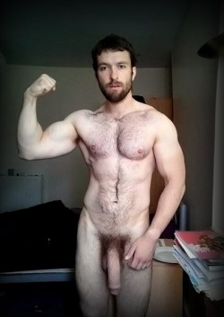 cuddlyuk-gay:    Follow me: http://cuddlyuk-gay.tumblr.com     GOD FUCKING DAMN!!!!