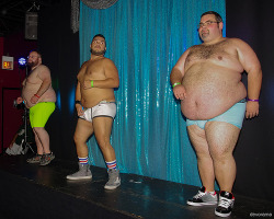 bebarnice:  dev0rama:  Now here are some go-go dancers I can get behind.   Mmmm