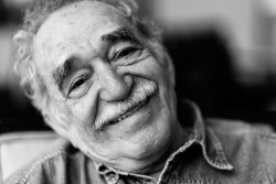anitavillalobos:  Gabriel García Márquez se ha retirado de la vida pública por razones de salud -cáncer linfático-. Márquez ha difundido a través de internet una carta de despedida a sus amigos. Gabriel García Márquez es famoso tanto por su genio