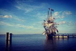 mmahaffie: Dinner with a view of the Kalmar Nyckel, Delaware’s tall ship. http://ift.tt/2bdUdnZ 