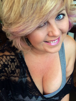 rockthemcurves:  thickmilfluvr:  rockthemcurves:  I tried posting this so if it posts twice I’m sorry … Just wanted to post a smile for you. Great submissions in my queue so watch through the day. I’ll be posting some awesome pics from fellow tumblr