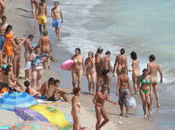 mixedgendernudity:  Clothing optional beach 