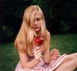 sixv:  Kirsten Dunst as Lux Lisbon in The Virgin Suicides (1999)