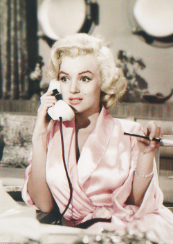 vintagegal:  Marilyn Monroe in Gentlemen