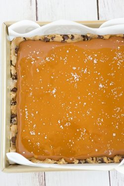 sweetoothgirl:  SALTED CARAMEL CHOCOLATE CHIP COOKIE BARS  