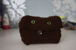 thatcrochetnerd: Mimic Dice Bag  I made a mimic dice bag to house my ever expanding dice collection. They outgrew my previous bag and I figured why not make one of my favourite RPG/fantasy monsters. I’m super proud of how it turned out.   The entire