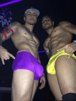Essfitcee:  I See Big Bulges. Yas   Good Be Fake.. Lots Of Stripers Full It Up. Lol
