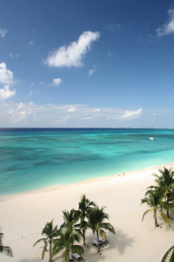 italian-luxury:Cayman Islands