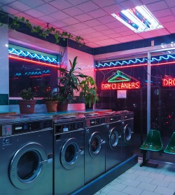that-snarky-douchebag-you-hate:  datcatwhatcameback:  sleazeburger:  Beautiful laundromat  Wow that is a pretty laundromat.   “wash your aesthetic, Johnathan” 