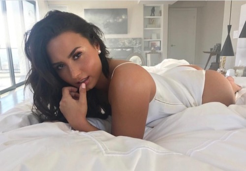 daily-celebrities:  Demi Lovato porn pictures