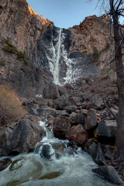 oneshotolive:  An icy Bridal Veil Falls in Yosemite [OC] [1341x2010] IG: @DocTorCholive 📷: DocTorCholive 