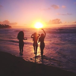 suntans-n-bikinis:   beachy-mermaids   Suntans-n-bikinis ❀✌☮☯ Follow Suntans-n-bikinis for that wicked Summer Vibe!! ❀✌☮ 