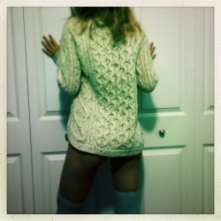 looking-wanting:  So you like big sweaters? (Part 2)