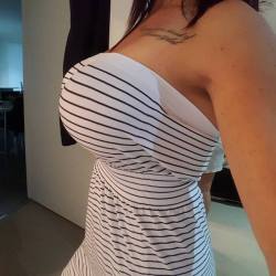 bigimplatntfans:  Sexy wife @fit_couple_qld