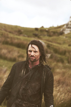 emilsinclaire:  silent-cities:  one does not simply scroll past Aragorn  I think it’s Aragorn Day….;) 