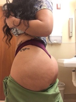 honorablefucker:  young–bbw:  🏥 hmu to buy my snap!  paypal.me/malaynaf ✨  Me like