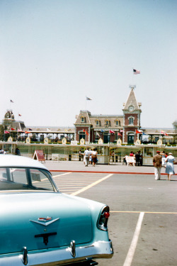  Disneyland parking lot, 1956 