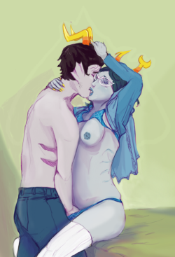 hipsterdickgushers:  aranea probably would only go for cronus as a secret affair, hes scum and everyone knows it but damn, a girl needs her guilty pleasures sometimes.