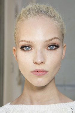 Oncethingslookup:  Sasha Luss Backstage At Versace Fall 2013 Haute Couture 