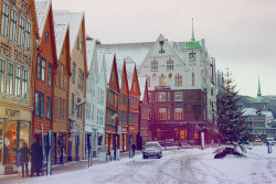 hungariansoul:  villesdeurope:  Christmas in… Bergen, Norway  ♥