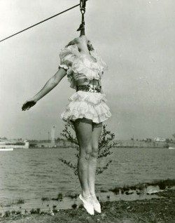 vintageshopgirl:  Ginger Vess, aerialist. Circa 1935. 